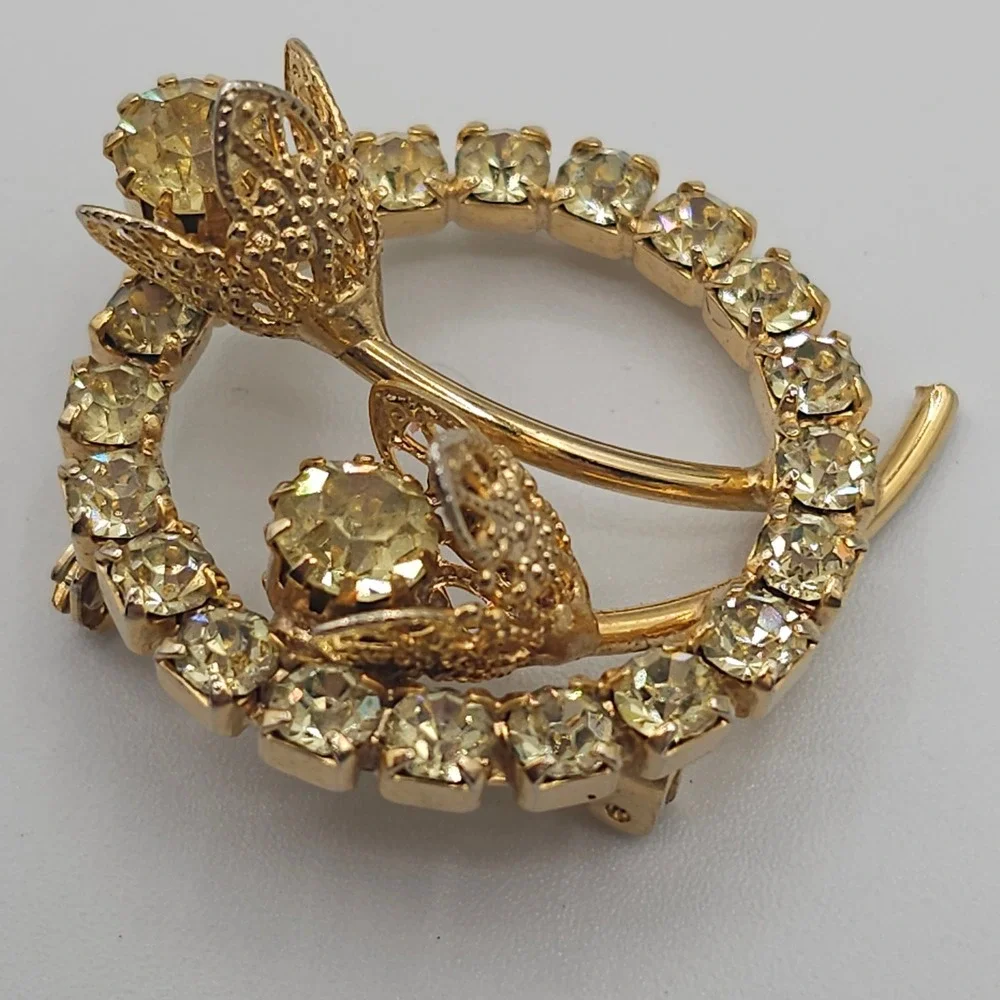 Vtg Gold‎ Tone Light Green Rhinestone Floral Brooch Old Hollywood Glam Elegant